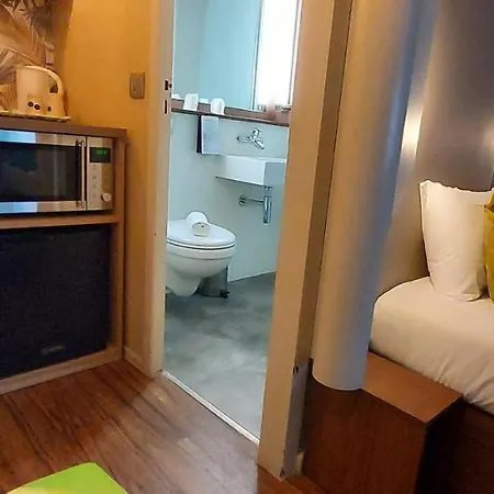 Campanile Est Hotel