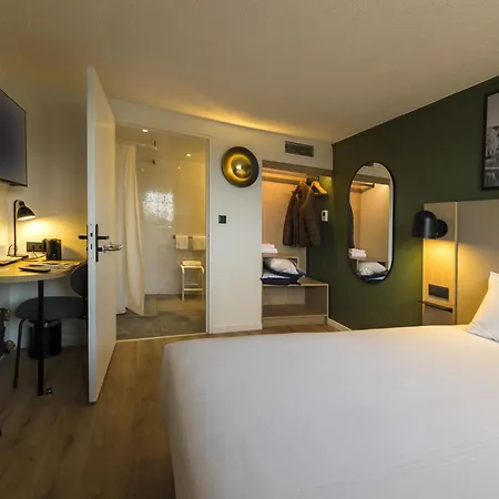 Campanile Est Hotel