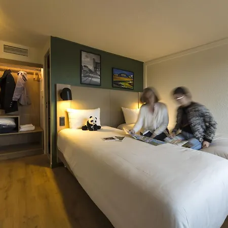Hotel Campanile Est 3*