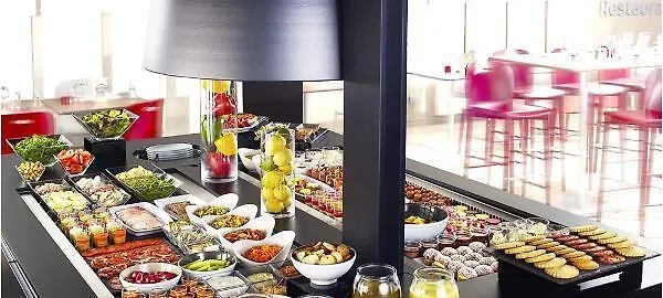 Hotel Campanile Nature - Est Le Mans