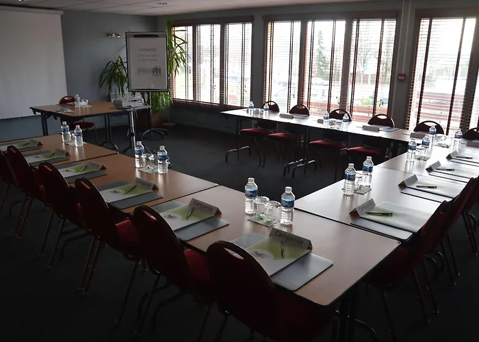 Hotel Campanile Nature - Est Le Mans