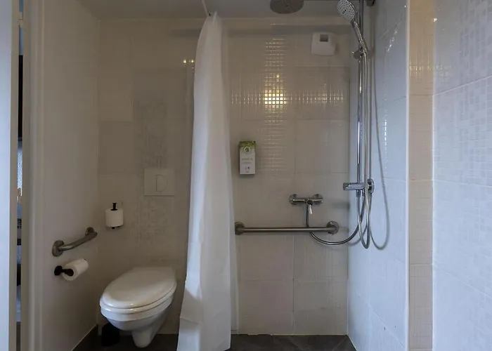 Hotel Campanile Nature - Est Le Mans