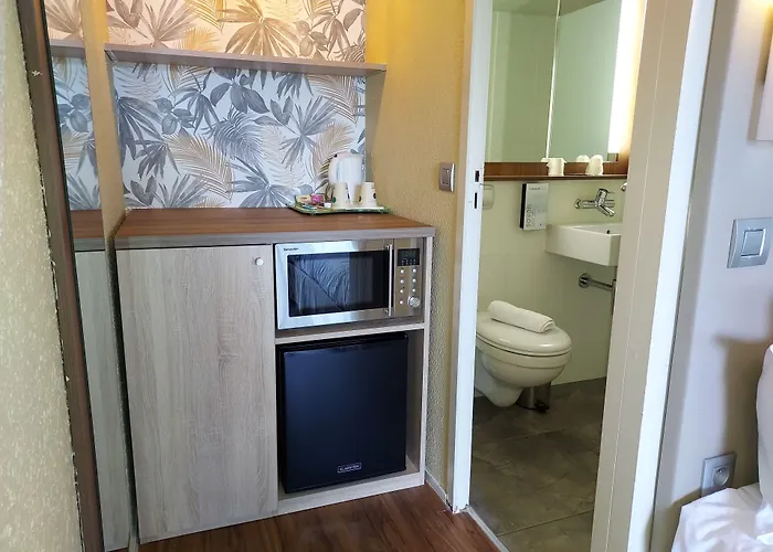 Hotel Campanile Nature - Est